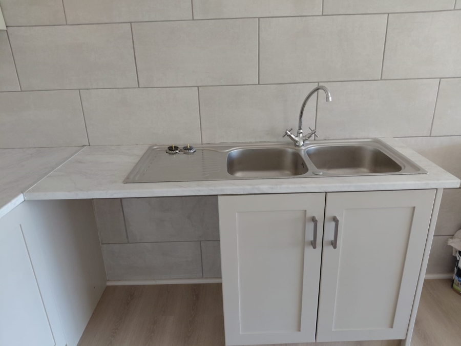 To Let 1 Bedroom Property for Rent in Strand North Western Cape